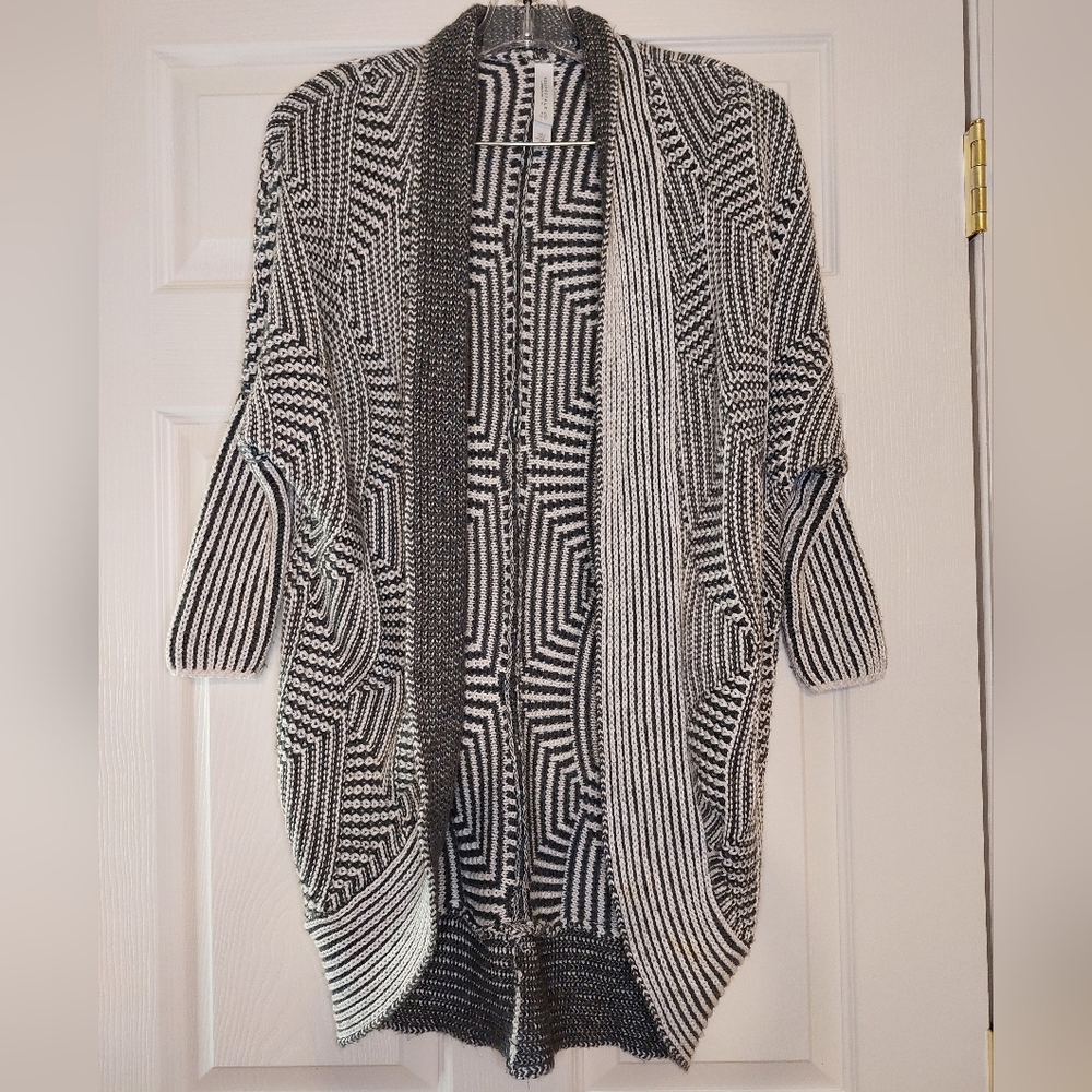 Aeropostle Cardigan Womans XS Black And White Drop Shoulder Elbow Length Sleeve
